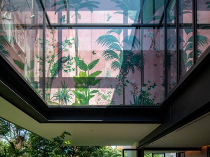 A Unique and Impressive Contemporary Home Amid Lush Greenery in Bangkok, Thailand by Maincourse Architect (6)
