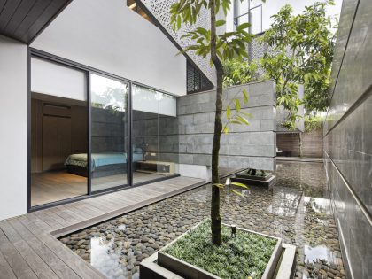 A Warm Contemporary Home with Golf Field Views in Bogor City, Indonesia by Gets Architects (10)