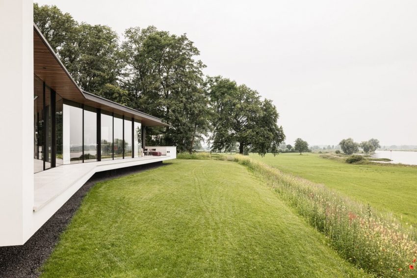 A Wonderful Contemporary Home in the Forest of Netherlands by Grand & Johnson (2)