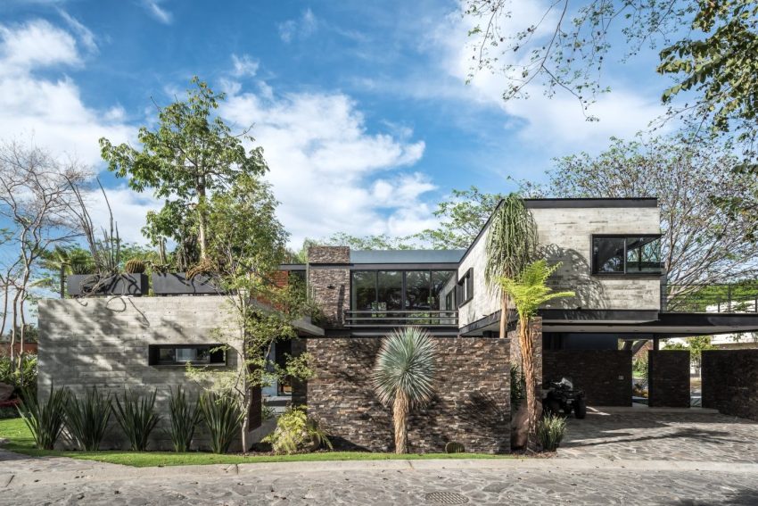 An Elegant Concrete and Steel Home with Stone and Wood Elements in Colima, Mexico by Di Frenna Arquitectos (1)