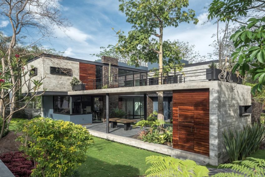 An Elegant Concrete and Steel Home with Stone and Wood Elements in Colima, Mexico by Di Frenna Arquitectos (13)