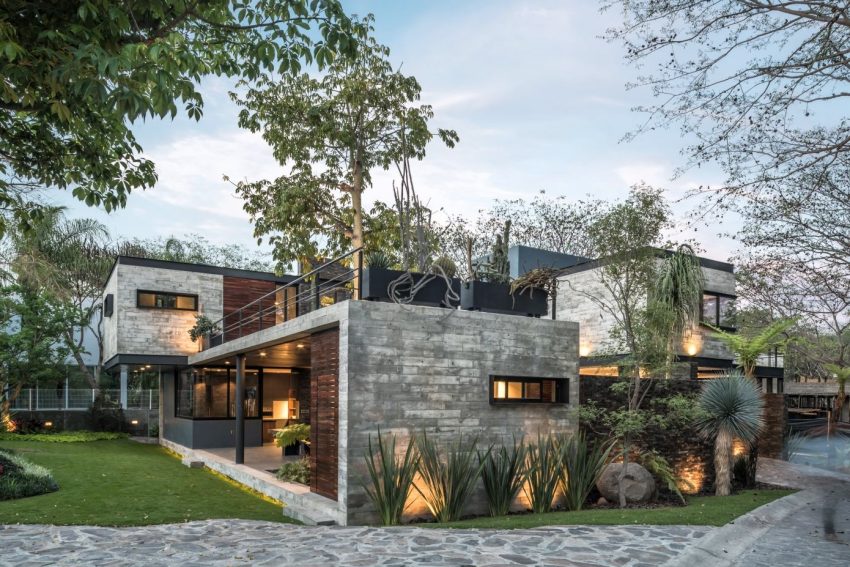 An Elegant Concrete and Steel Home with Stone and Wood Elements in Colima, Mexico by Di Frenna Arquitectos (17)