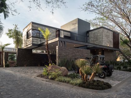 An Elegant Concrete and Steel Home with Stone and Wood Elements in Colima, Mexico by Di Frenna Arquitectos (2)