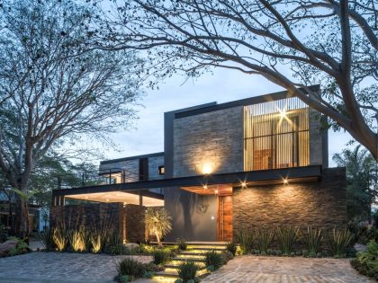 An Elegant Concrete and Steel Home with Stone and Wood Elements in Colima, Mexico by Di Frenna Arquitectos (23)