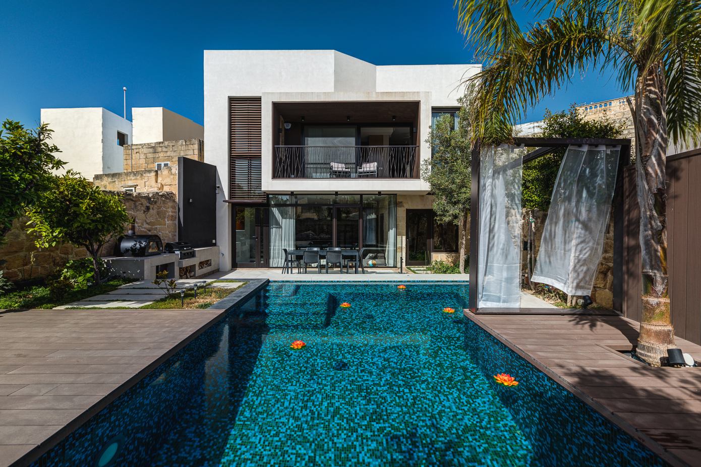 An Elegant Contemporary Home in the Heart of the Mediterranean Village of Zejtun, Malta by Daniel Scerri Periti (3)