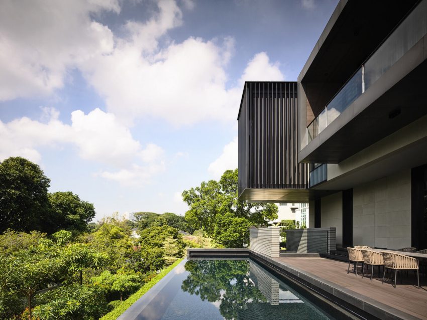 An Elegant Contemporary Home with Dramatic Views in Singapore by K2LD Architects (11)