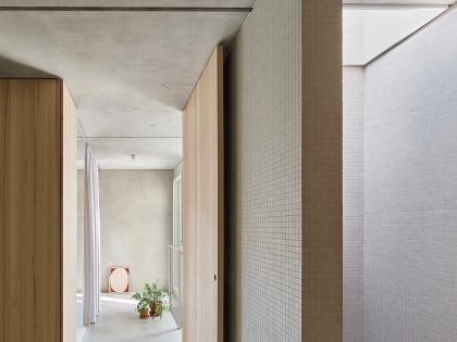 An Elegant Modern Concrete Home with a Flexible Interior in Stuttgart by Von M (10)