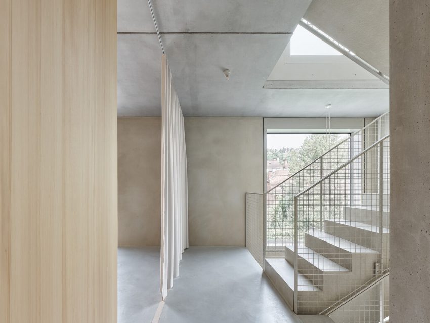 An Elegant Modern Concrete Home with a Flexible Interior in Stuttgart by Von M (6)