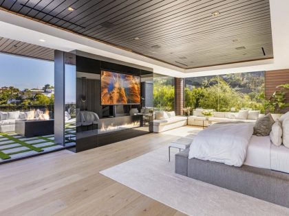 An Ultra-Modern Luxury Hillside Home with Spectacular Views of Los Angeles, California by Whipple Russell Architects (22)