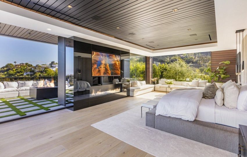 An Ultra-Modern Luxury Hillside Home with Spectacular Views of Los Angeles, California by Whipple Russell Architects (22)