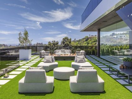 An Ultra-Modern Luxury Hillside Home with Spectacular Views of Los Angeles, California by Whipple Russell Architects (35)