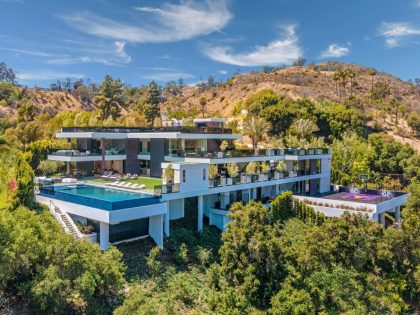 An Ultra-Modern Luxury Hillside Home with Spectacular Views of Los Angeles, California by Whipple Russell Architects (46)