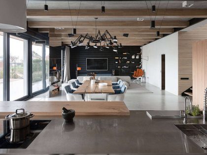 Azovskiy & Pahomova Architects Design a Spacious and Comfortable House in Kiev, Ukraine