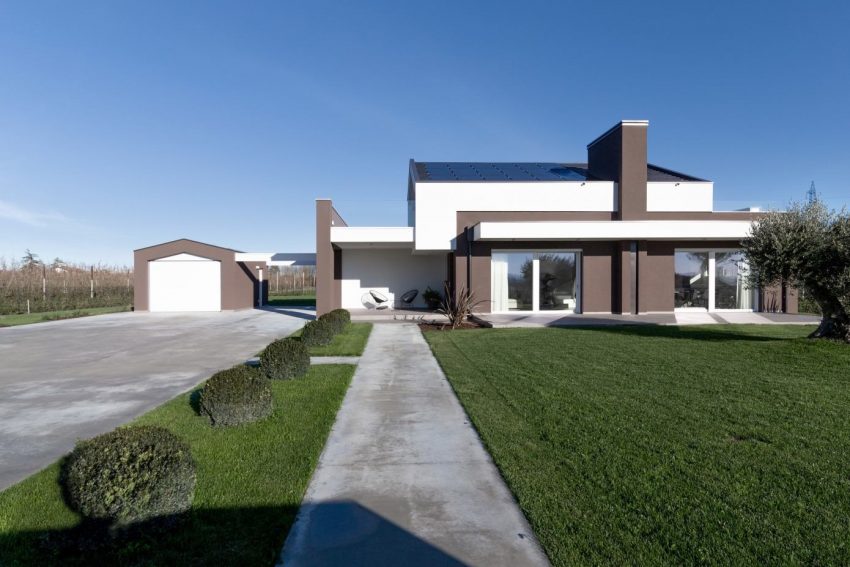 Casa BL, a Wonderful Contemporary Home in Cesena, Italy by Lorenzo Tappi (1)