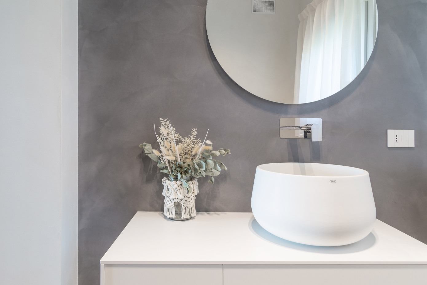 Casa BL, a Wonderful Contemporary Home in Cesena, Italy by Lorenzo Tappi (12)