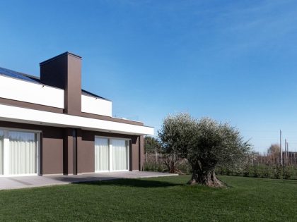 Casa BL, a Wonderful Contemporary Home in Cesena, Italy by Lorenzo Tappi (15)