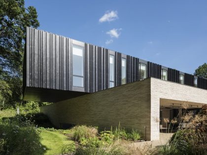 Claywood House, a Stunning and Elegant Modern Home in Hampshire by Ayre Chamberlain Gaunt (1)