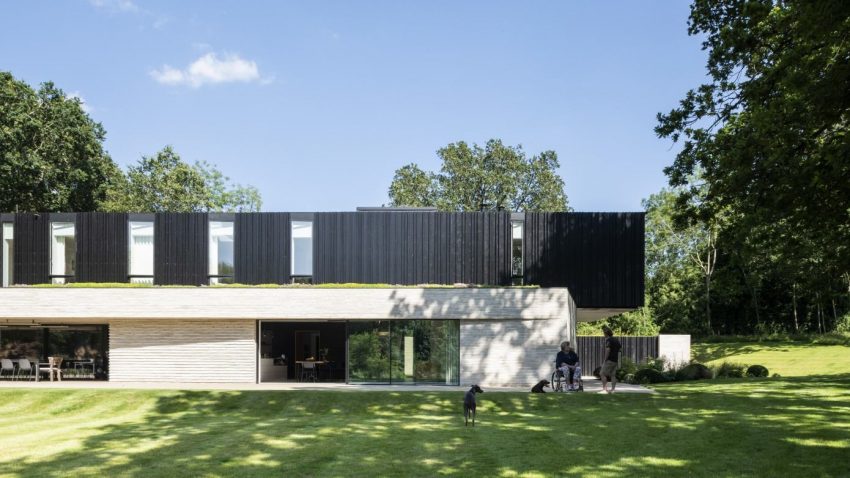 Claywood House, a Stunning and Elegant Modern Home in Hampshire by Ayre Chamberlain Gaunt (10)