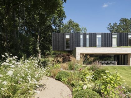 Claywood House, a Stunning and Elegant Modern Home in Hampshire by Ayre Chamberlain Gaunt (11)