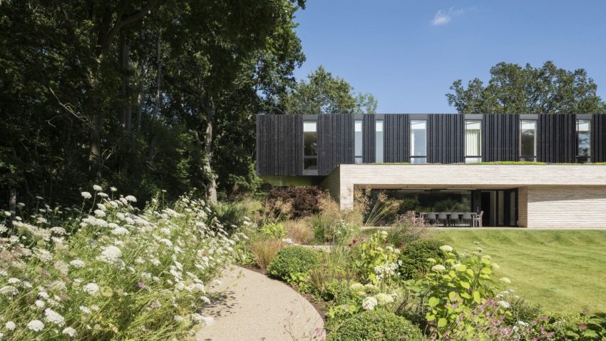 Claywood House, a Stunning and Elegant Modern Home in Hampshire by Ayre Chamberlain Gaunt (11)