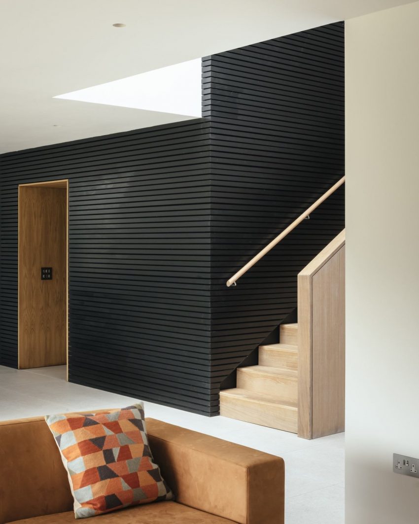 Claywood House, a Stunning and Elegant Modern Home in Hampshire by Ayre Chamberlain Gaunt (3)