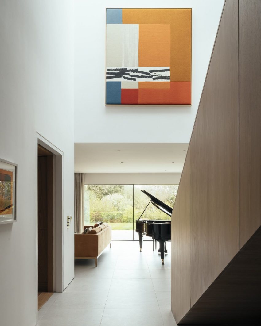 Claywood House, a Stunning and Elegant Modern Home in Hampshire by Ayre Chamberlain Gaunt (4)