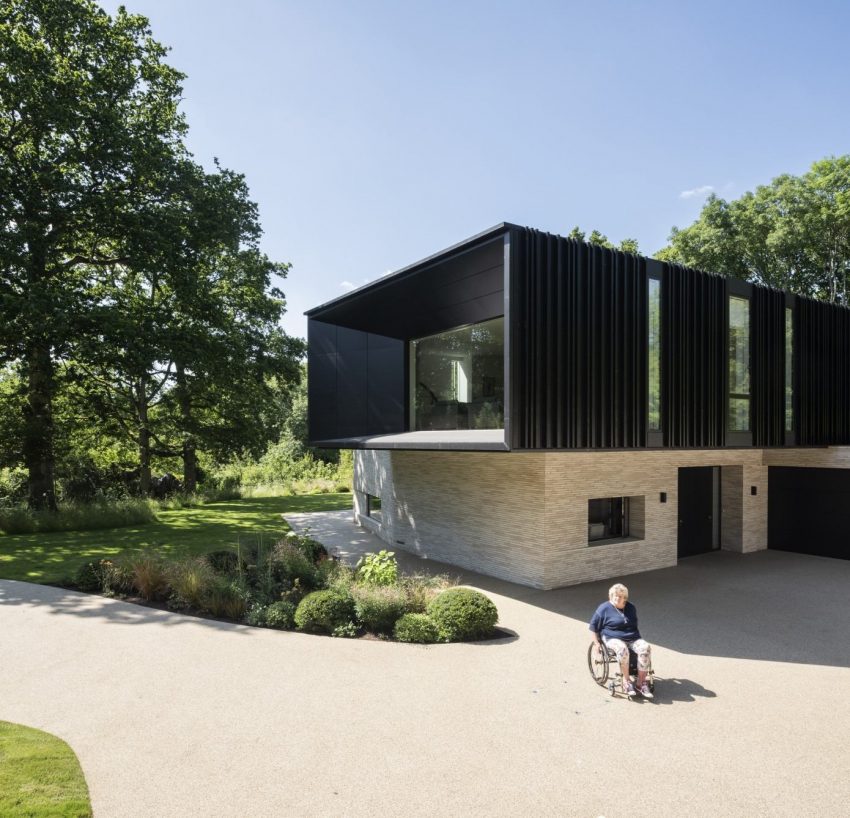 Claywood House, a Stunning and Elegant Modern Home in Hampshire by Ayre Chamberlain Gaunt (9)