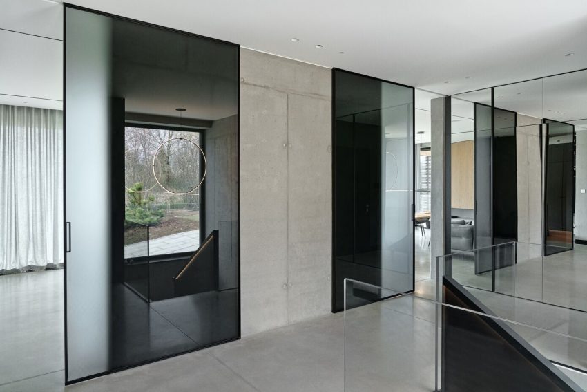 EV Architects Designs a Striking Minimalist Apartment in Poznań, Poland (8)