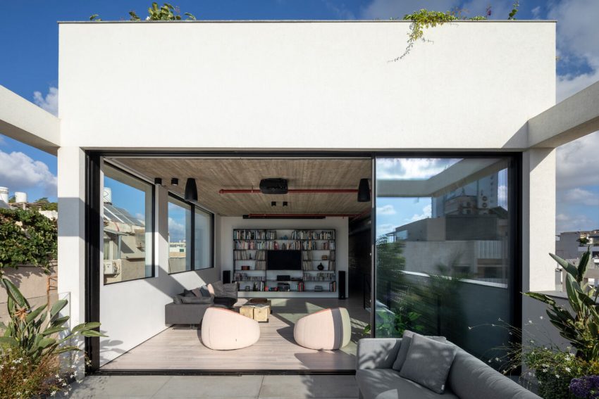 Erez Shani Architecture Designs a Striking Industrial Apartment in Tel Aviv (10)