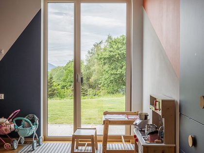 Marmur Studio Designs an Elegant Contemporary Home in Walbrzych, Poland (10)