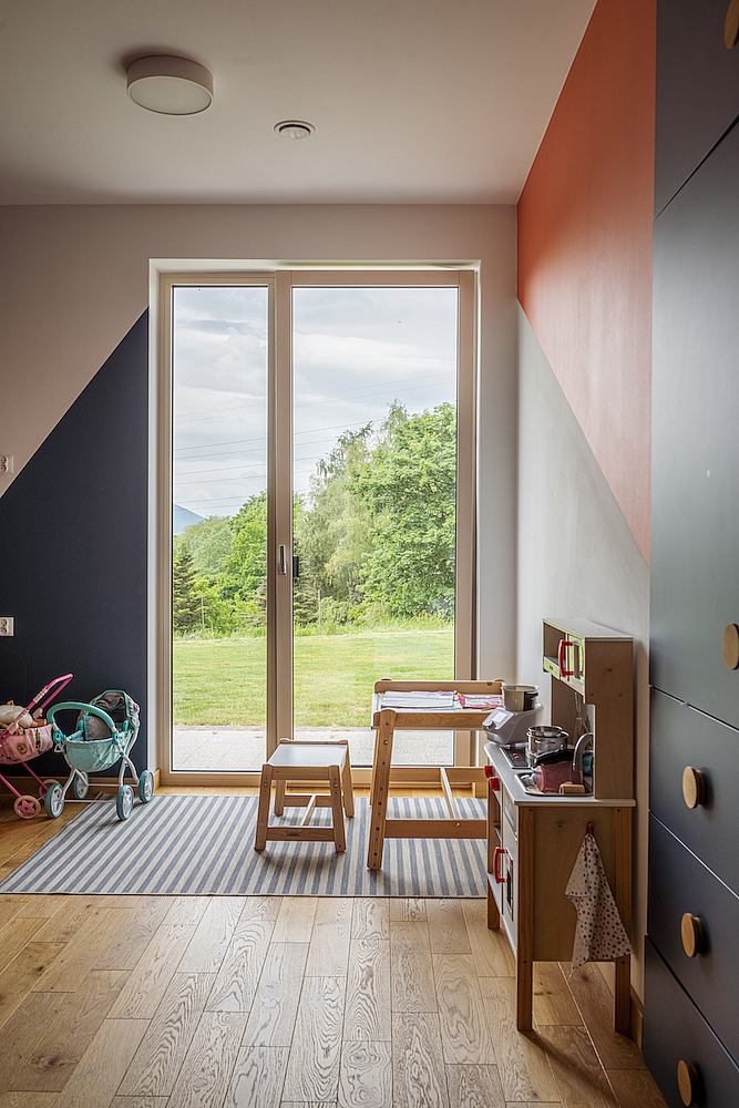 Marmur Studio Designs an Elegant Contemporary Home in Walbrzych, Poland (10)