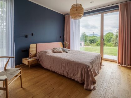 Marmur Studio Designs an Elegant Contemporary Home in Walbrzych, Poland (12)