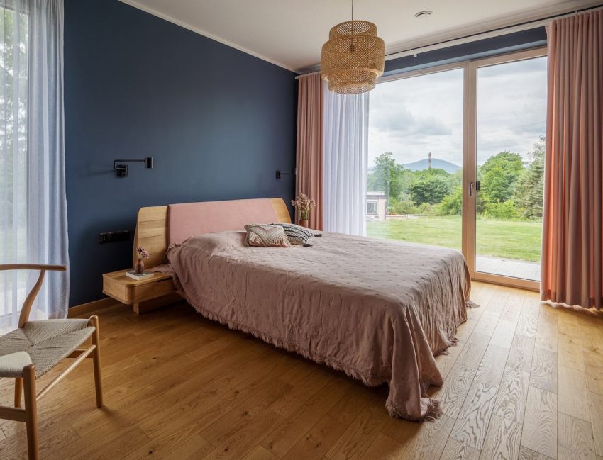 Marmur Studio Designs an Elegant Contemporary Home in Walbrzych, Poland (12)