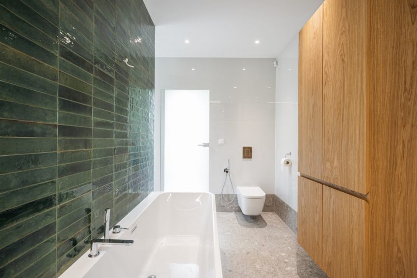 Marmur Studio Designs an Elegant Contemporary Home in Walbrzych, Poland (17)