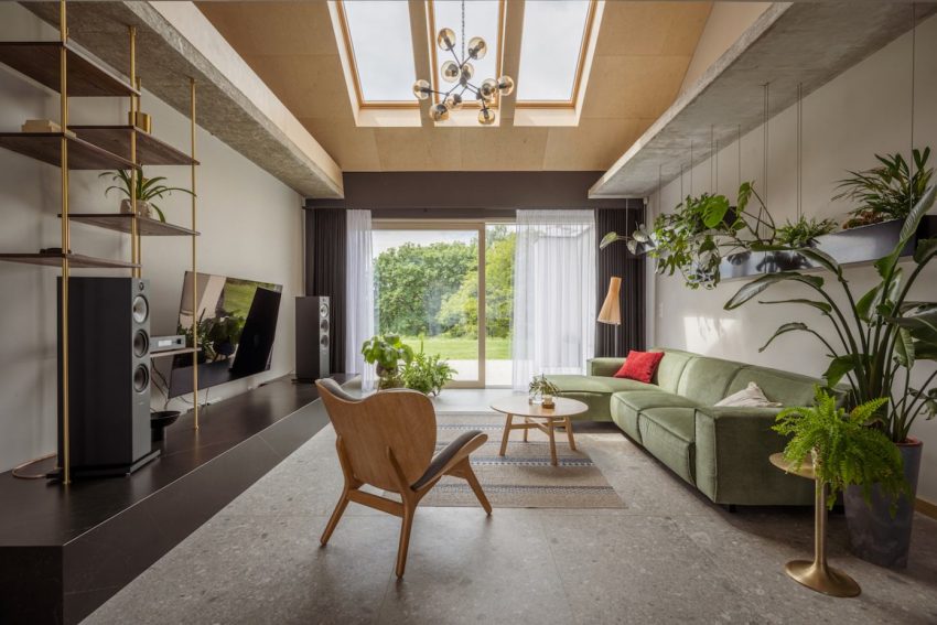 Marmur Studio Designs an Elegant Contemporary Home in Walbrzych, Poland (4)