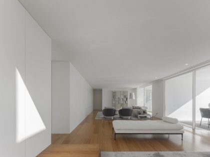 Visioarq Arquitectos Design a Luminous Contemporary Home in Coimbra, Portugal (2)