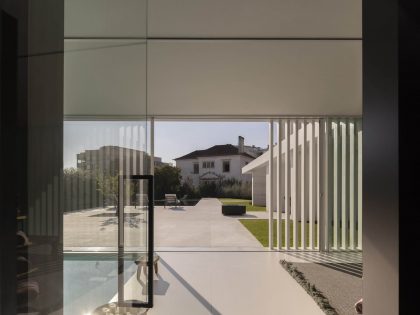 Visioarq Arquitectos Design a Luminous Contemporary Home in Coimbra, Portugal (7)