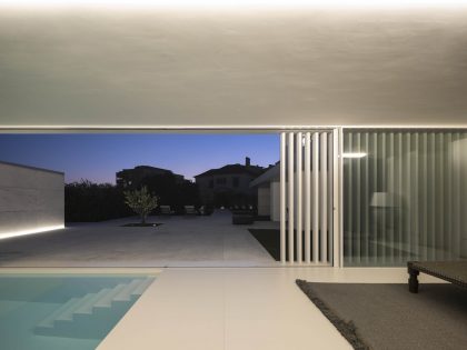 Visioarq Arquitectos Design a Luminous Contemporary Home in Coimbra, Portugal (8)